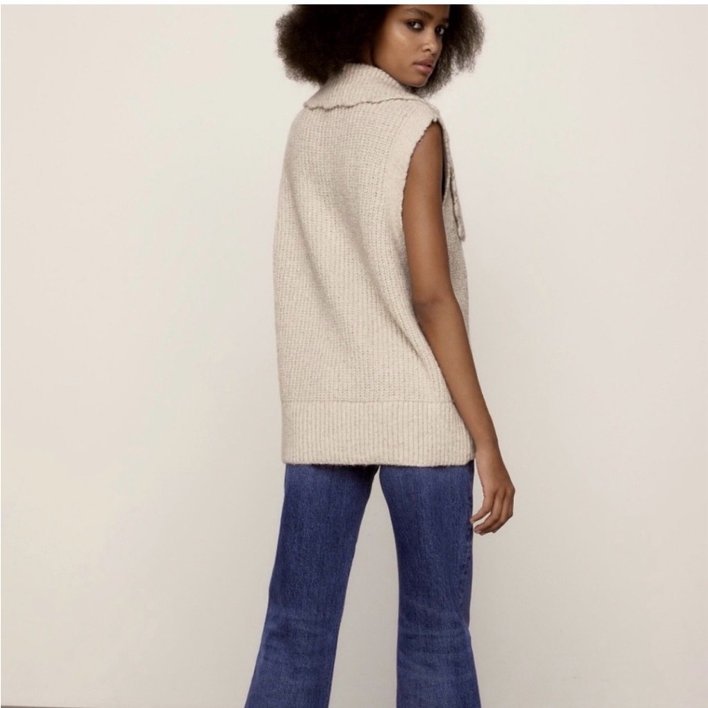 100% Authentic ZARA Jewel Button BIB Collar Vest Sweater Size: M - Picture 2 of 8
